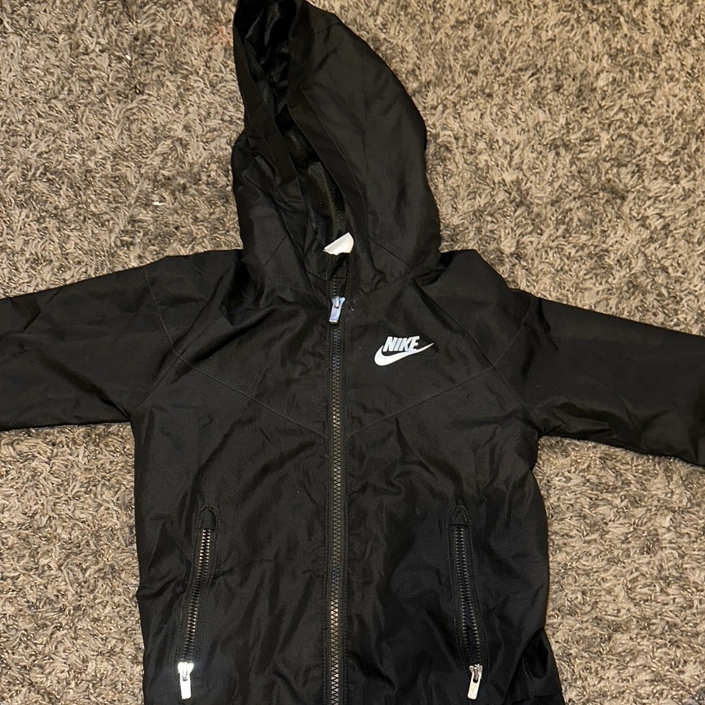 Nike Black Raincoat with Hood and Water-Resistant Material